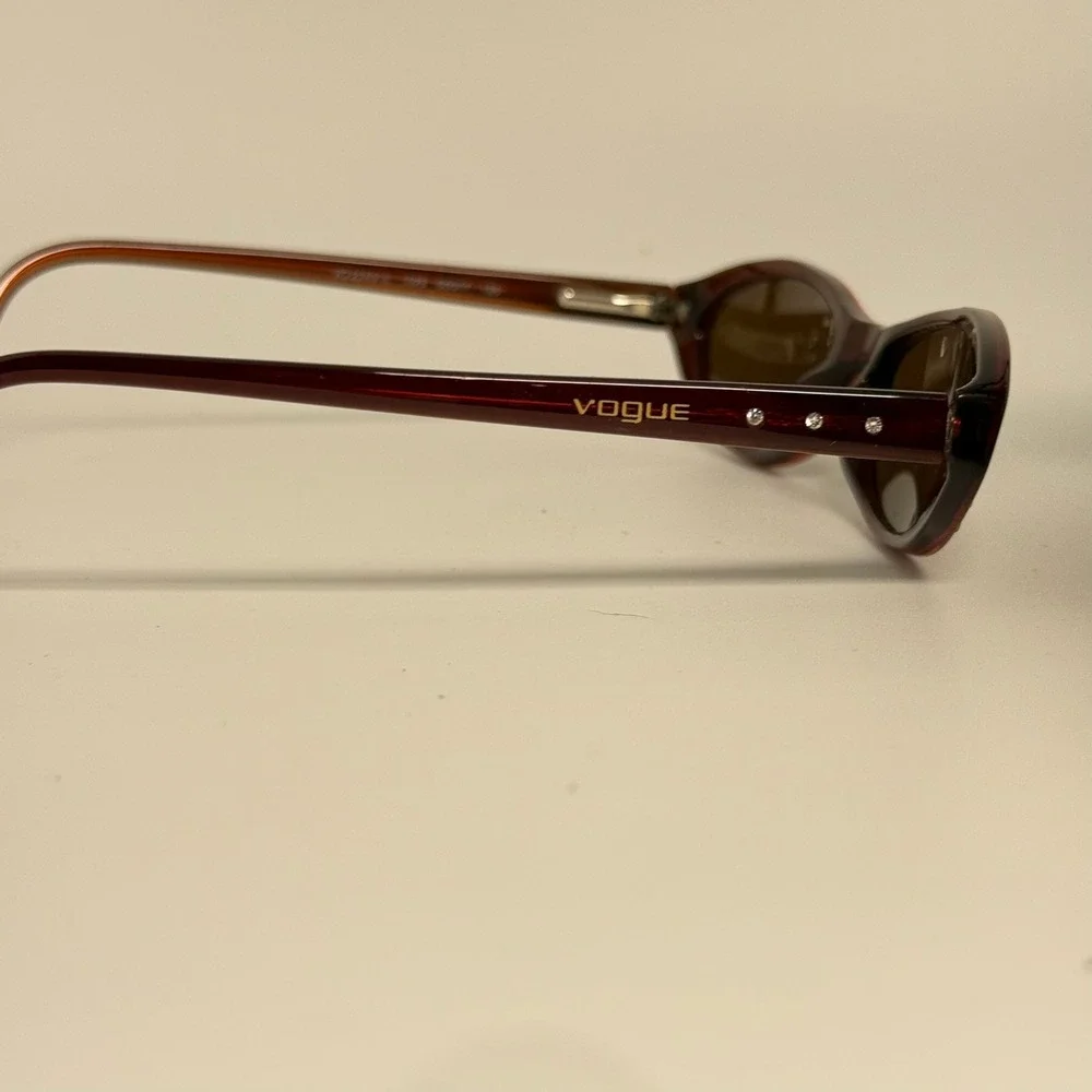 Vogue VO 2249-B Sunglasses Brown Tortoise Rhinestone Oval Frames Italy 50-17-135
